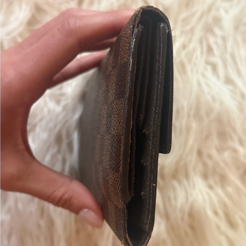Authentic Louis Vuitton Checkered Wallet - Picture 4 of 10